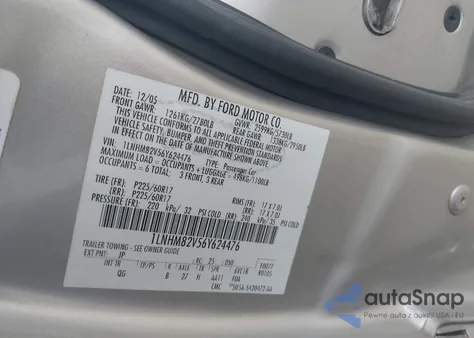 2006 Lincoln Town Car Signature Limited z USA, uszkodzony, nr VIN 1LNHM82V56Y624476